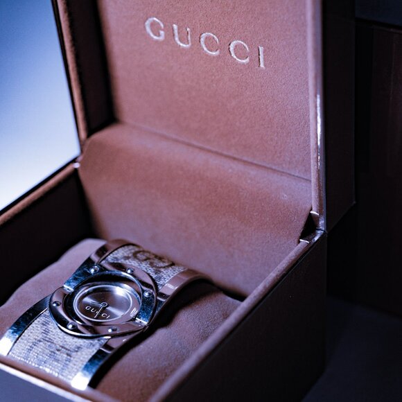 Gucci Monogram Twirl Watch - Picture 10 of 10